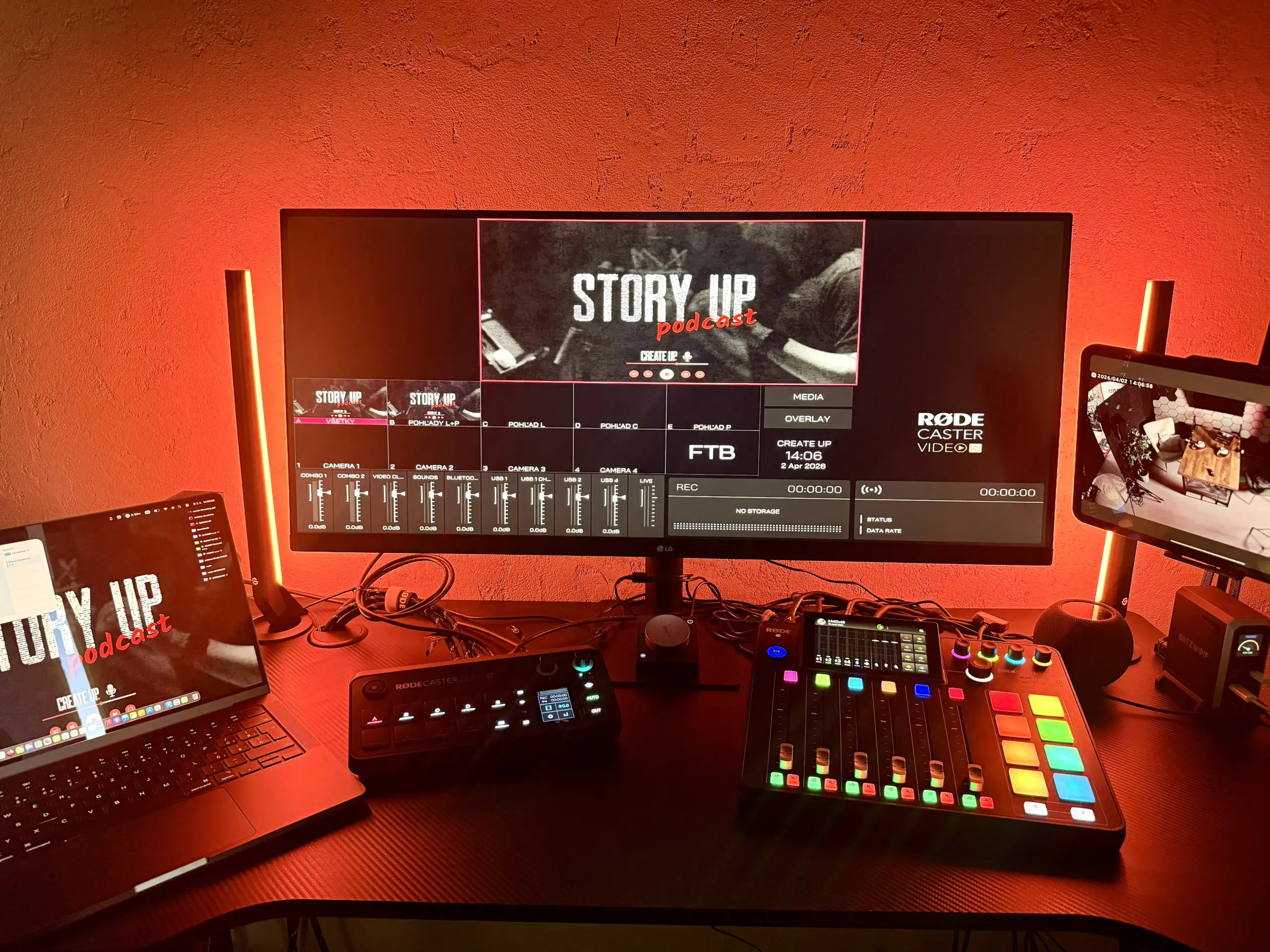 Produkčný setup v CREATE UP STUDIO - RØDE Caster Pro, stream deck a monitor so záznamom podcastu Story Up